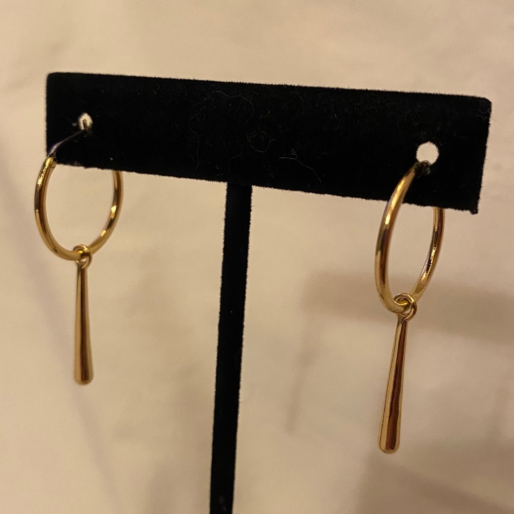 Gold Hoop Earrings w/Dangle